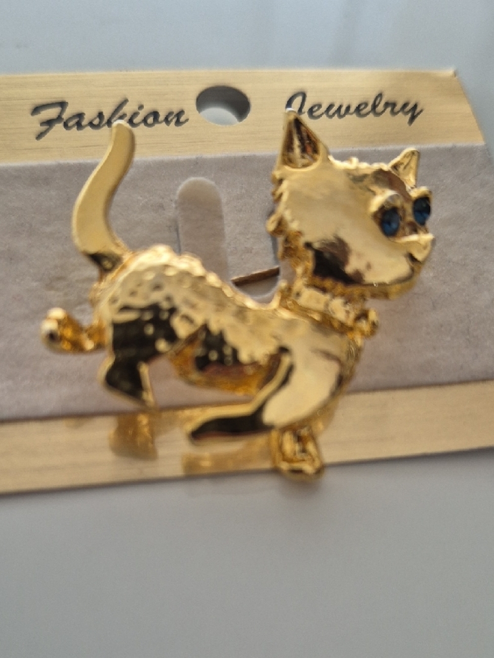 Fashion Jewelry Vintage Gold Cat Brooch with Blue Eyes - Picture 13 of 16
